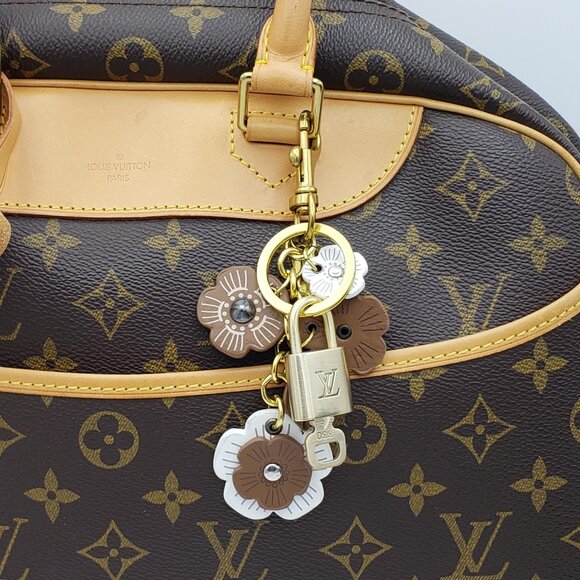 Authentic Louis Vuitton Lock & Key with Unbranded Flower Charm, Keychain - Picture 9 of 10